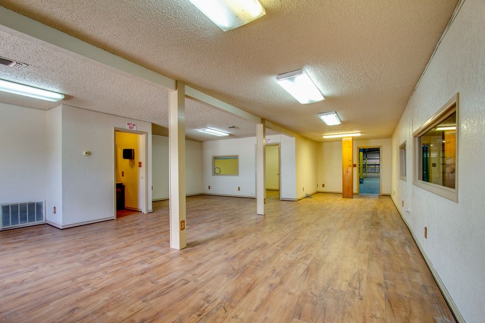 Industrial For Sale: 5655 S Interstate 35, New Braunfels, TX 78132